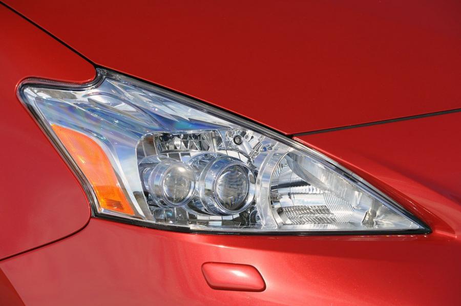 Toyota Prius V 2011 года  (фото 106 из 208)